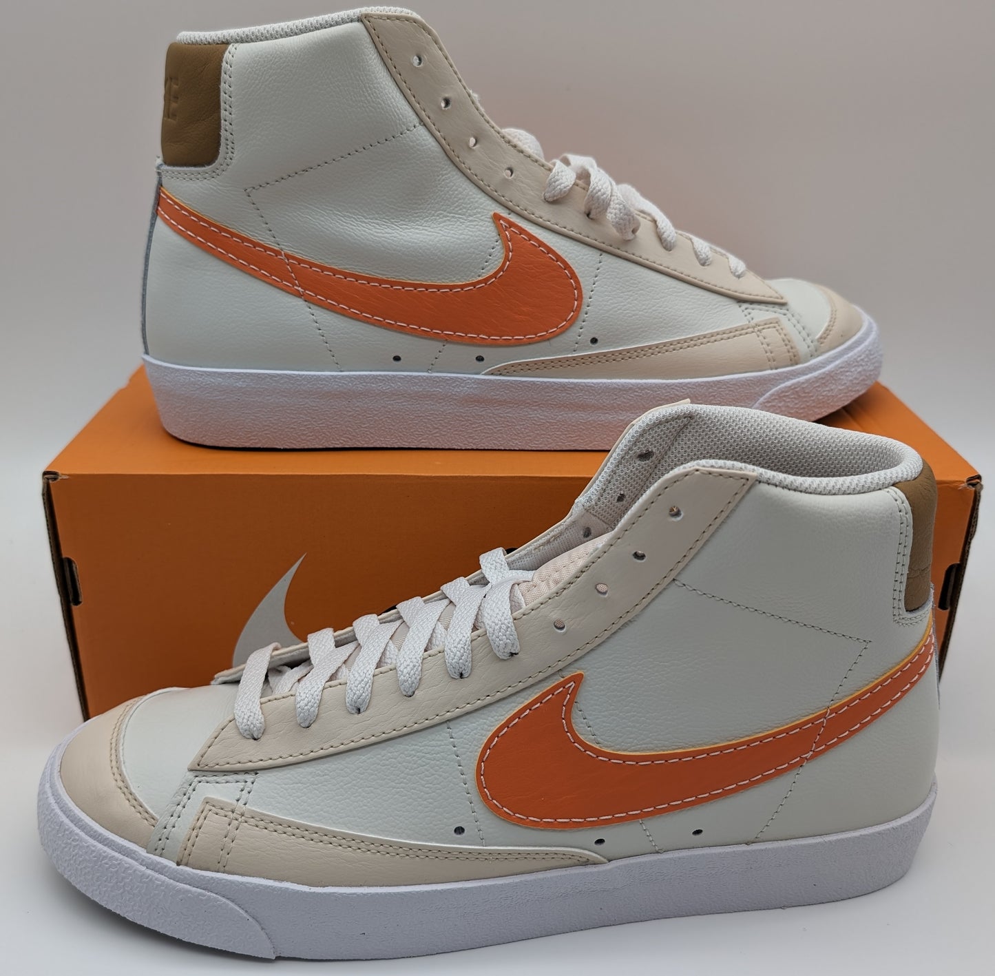 Nike BLAZER MID 77 EMB - Sneaker high phantom/hot curry/pearl white